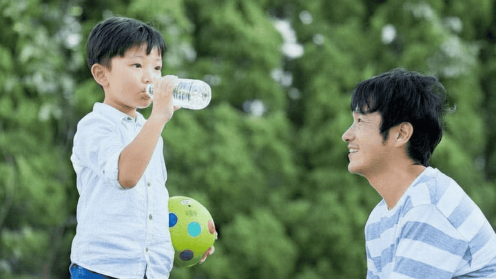 子どもの熱中症を予防するにはどうすればよいですか?暑い日の過ごし方や水分補給のポイントを教えてください
