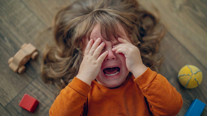 「私の関わり方が悪いの？」下の子の誕生後に始まった3歳のかんしゃく。きょうだい育児に悩んだママの体験談